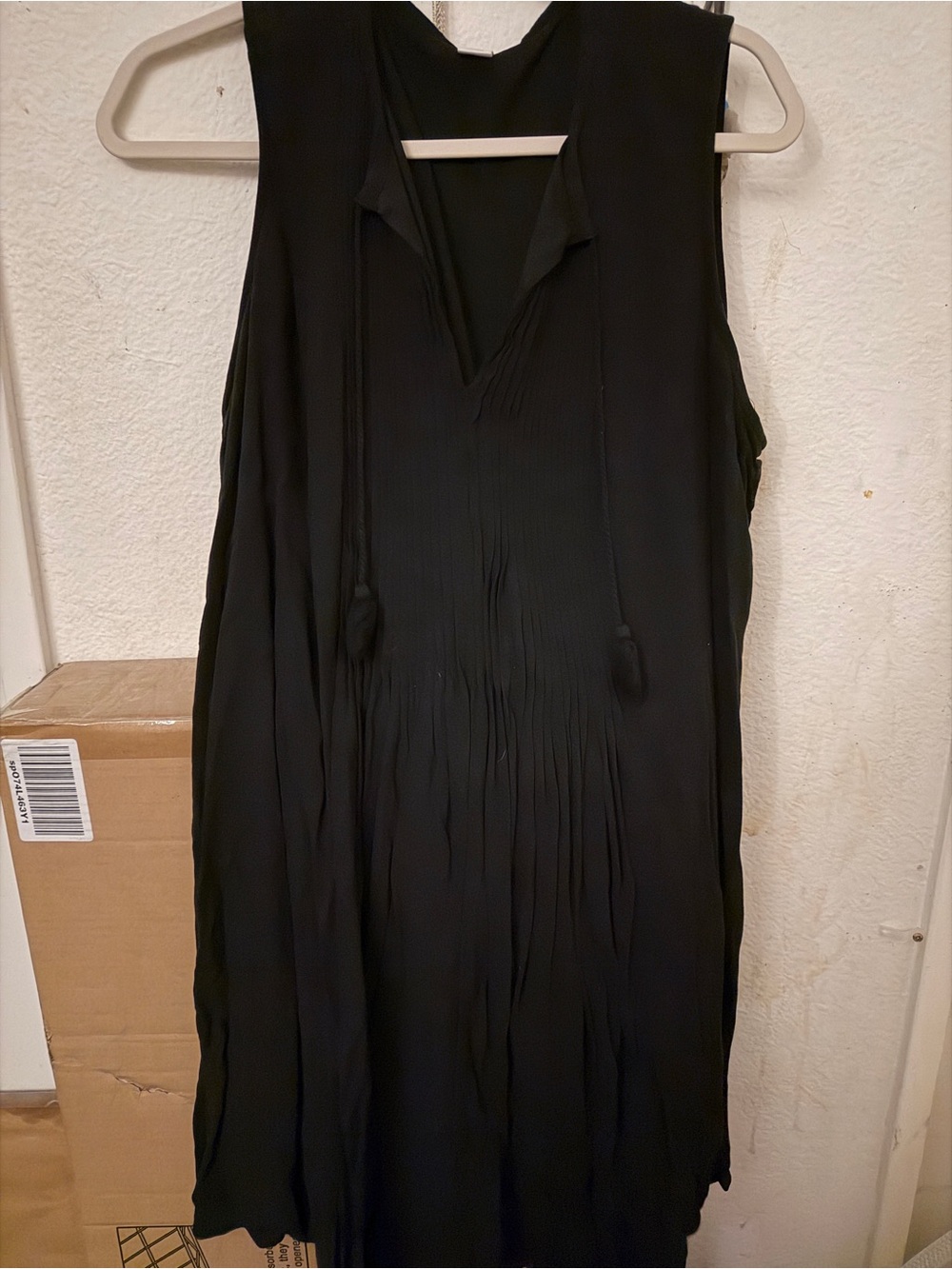 Sleeveless Black V-Neck Tunic Dress